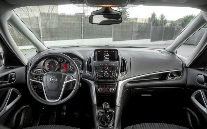 Opel Zafira cena 33999 przebieg: 189560, rok produkcji 2012 z Radom małe 781